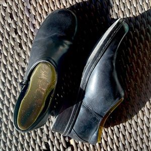 Clarks women’s size 6 ankle boots